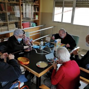 Talleres en grupo para las personas que viven fuera de la residencia